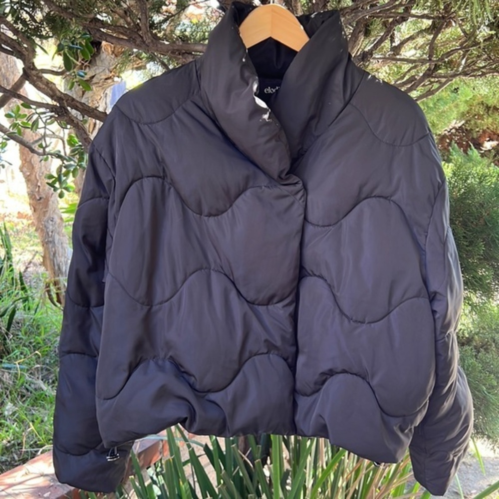 Elodie black‎ cropped puffer jacket Women’s size L 100% polyester